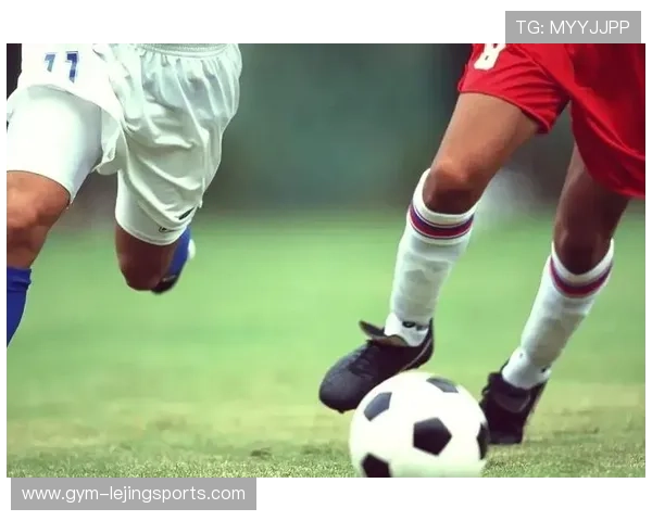 足球巨星放松时刻高清瞬间 展现休闲生活与真实一面